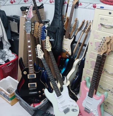 Thu Mua Guitar Điện Quận 6. TPHCM. 0707522522